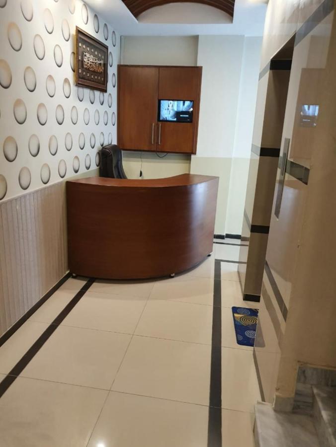 Hak Mall Suites And Apartments Rawalpindi Exteriör bild