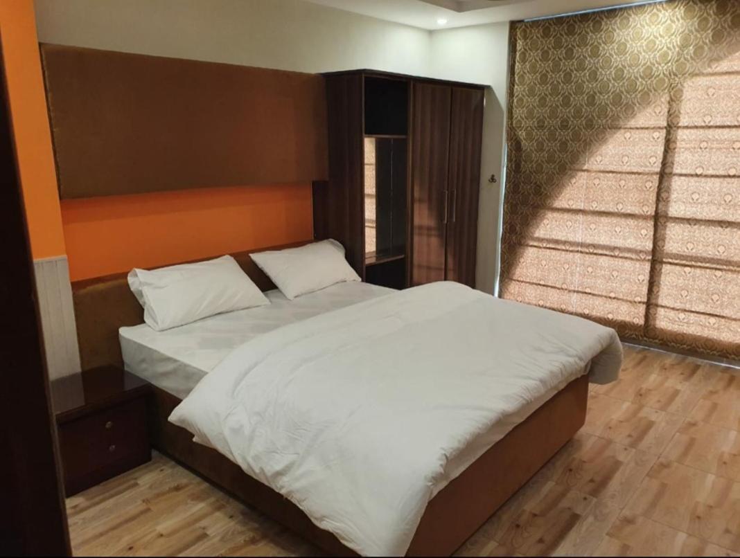 Hak Mall Suites And Apartments Rawalpindi Exteriör bild