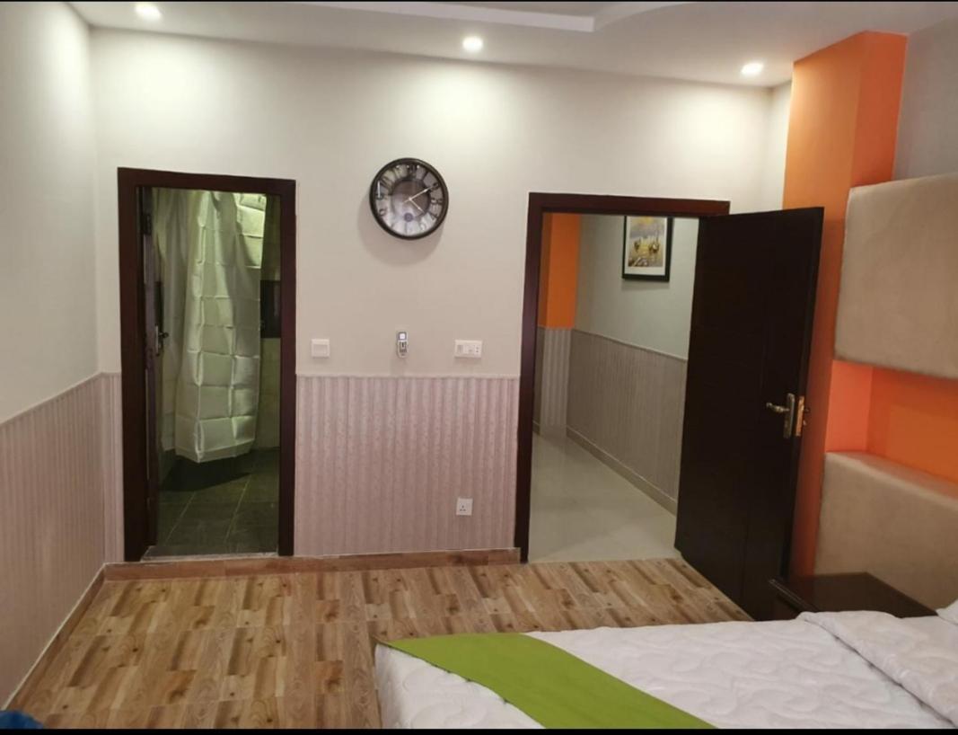 Hak Mall Suites And Apartments Rawalpindi Exteriör bild