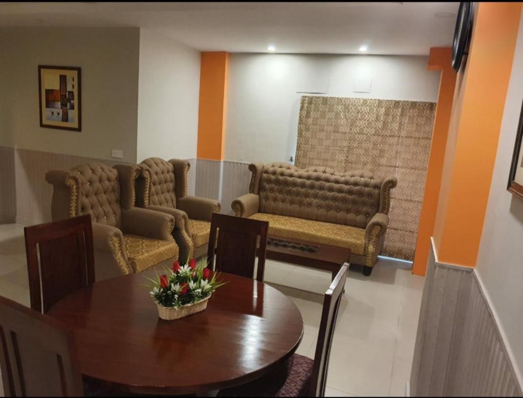 Hak Mall Suites And Apartments Rawalpindi Exteriör bild